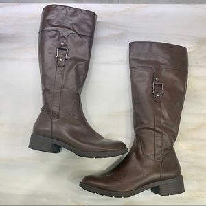 Riding boots